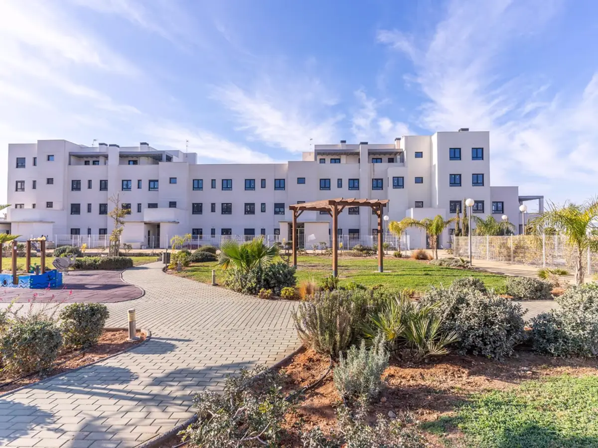 Планта баха по адресу Calle Juegos de Atenas, 34, El Toyo, 81 м² — изображение 2